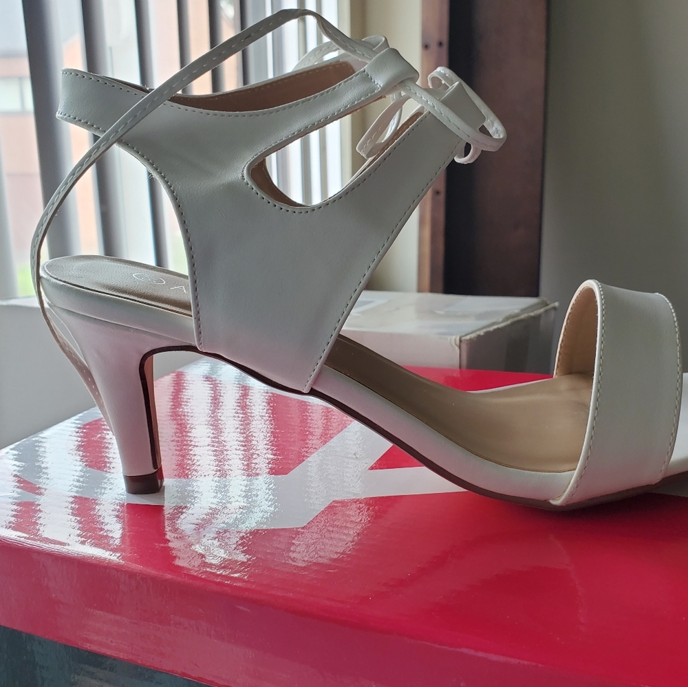 Shoes - Picture 3 of 3